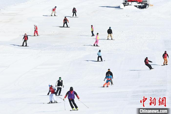 山西省首届冰雪嘉年华暨“怡然见晋中欢乐冰雪