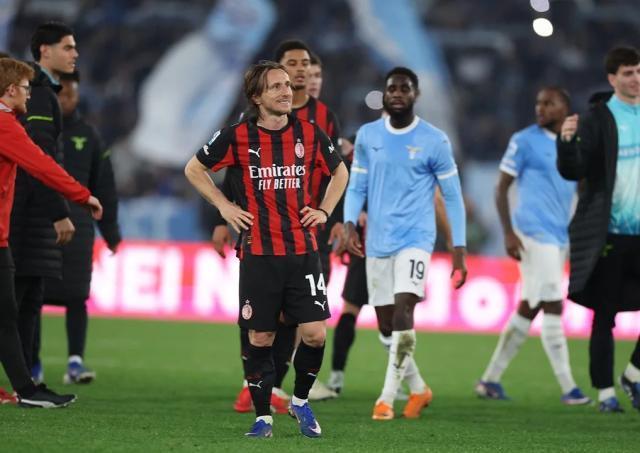 AC米兰客场告负积分榜掉队错失三色盾机会
