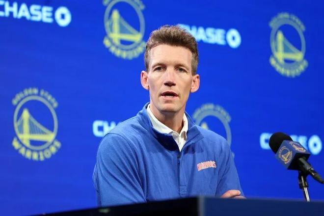 勇士提前续约邓利维 拒绝公牛挖角锁定未来建队