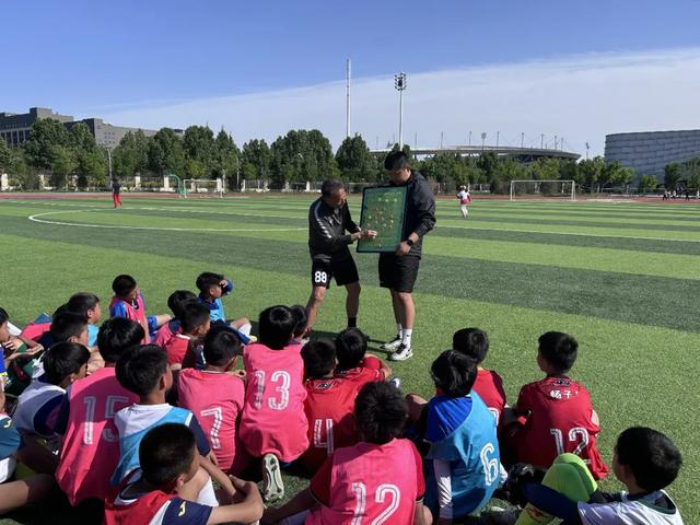 新型足球学校破解体教分离困境 激活青少年足球